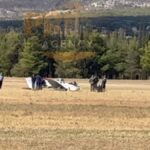 Πτώση εκπαιδευτικού αεροπλάνου στο Τατόι - Τραυματίες οι δύο πιλότοι (βίντεο)