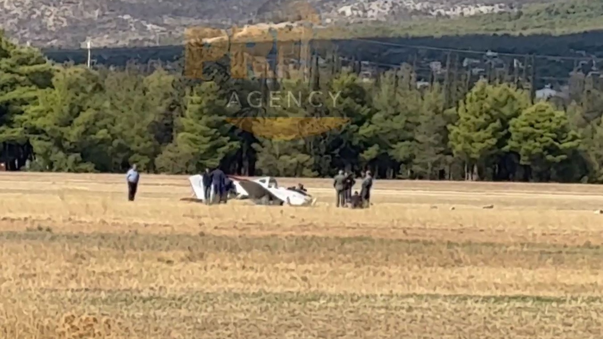 Πτώση εκπαιδευτικού αεροπλάνου στο Τατόι - Τραυματίες οι δύο πιλότοι (βίντεο)