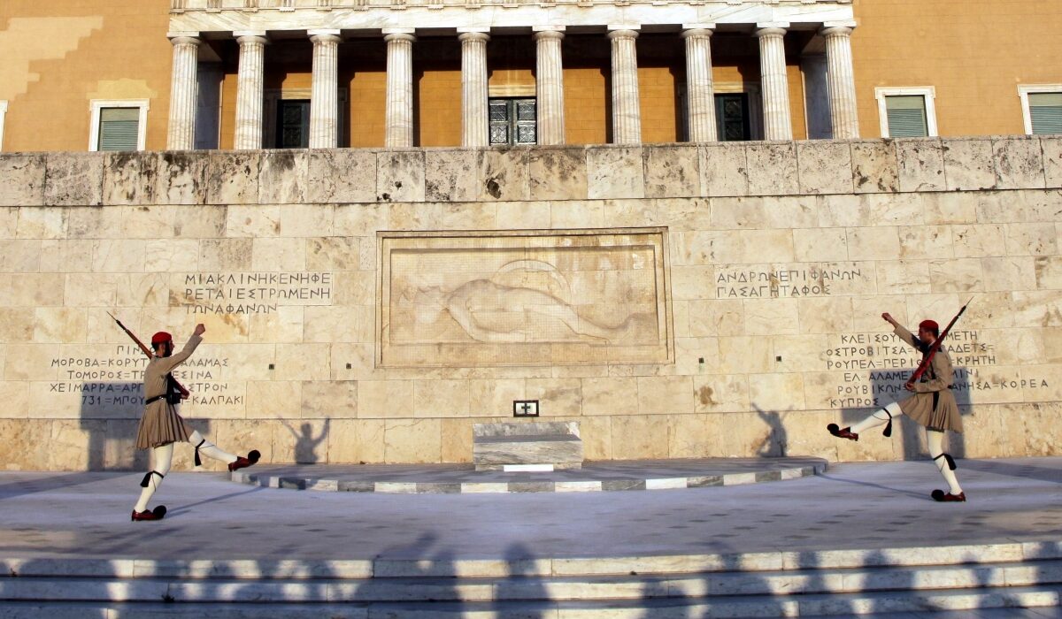 Οι δημοσκοπήσεις για τον «Άγνωστο Στρατιώτη»