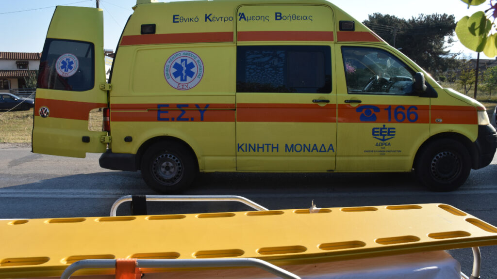 Βόλος: Τραγικός θάνατος 62χρονης - Πνίγηκε ενώ έτρωγε μπανάνα