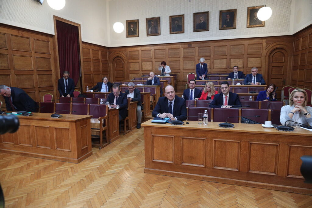 ΟΠΕΚΕΠΕ: Πυρά στους πρώην από τη νυν διευθύντρια Τεχνικών Ελέγχων