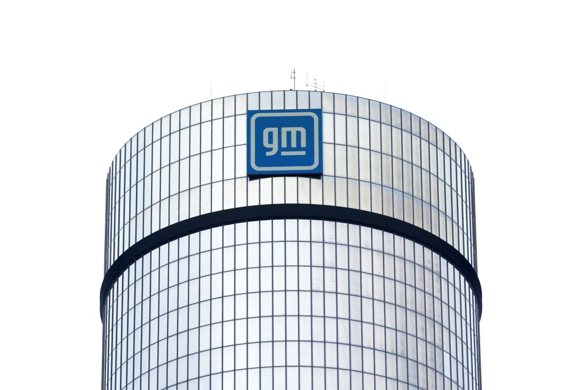 General Motors: Συνεχίζει τις μαζικές απολύσεις παρά την αύξηση των κερδών της