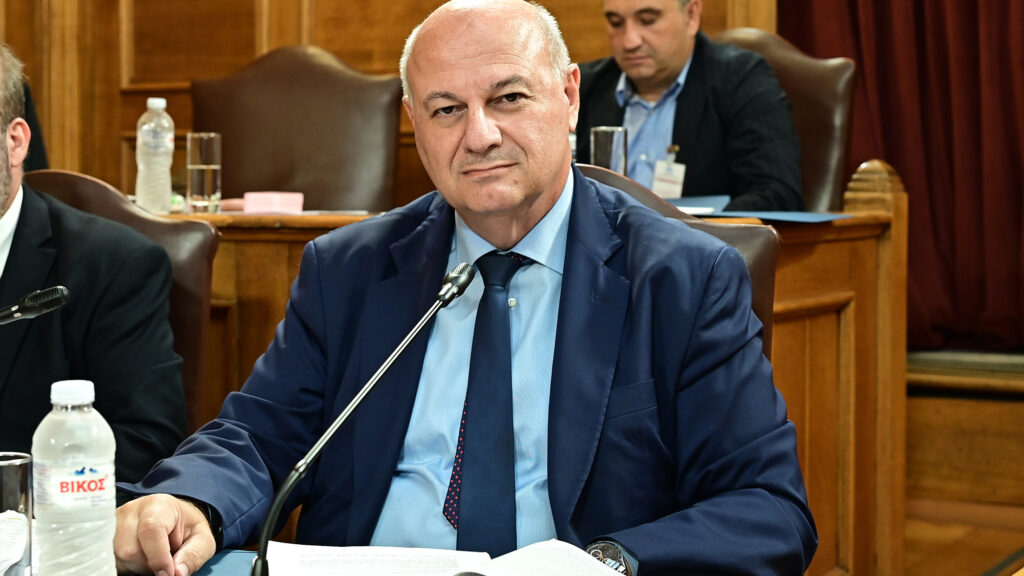 Κώστας Τσιάρας