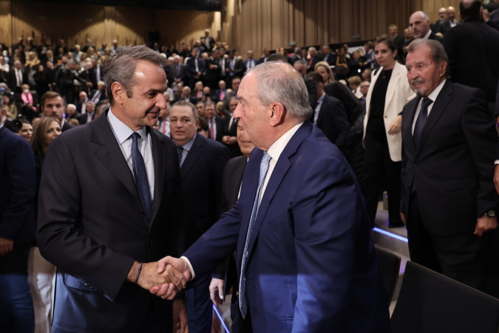 Το «τρίο» έγινε… δύο – Δεν πήγε τελικά ο Σαμαράς στο βιβλίο Στυλιανίδη