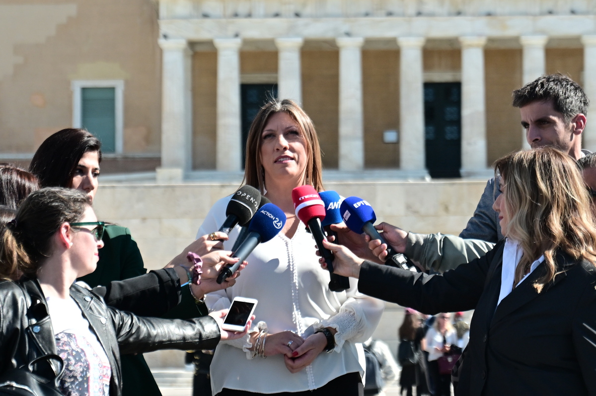 Καλημέρα Ζωή, αγρότες στα κάγκελα: Παρελάσεις με δύο «απρόσκλητους» πρωταγωνιστές