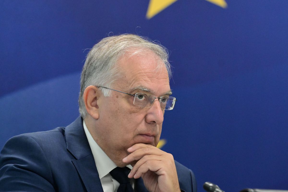 Σύγκρουση Θεοδωρικάκου – ΣΥΡΙΖΑ για την ακρίβεια