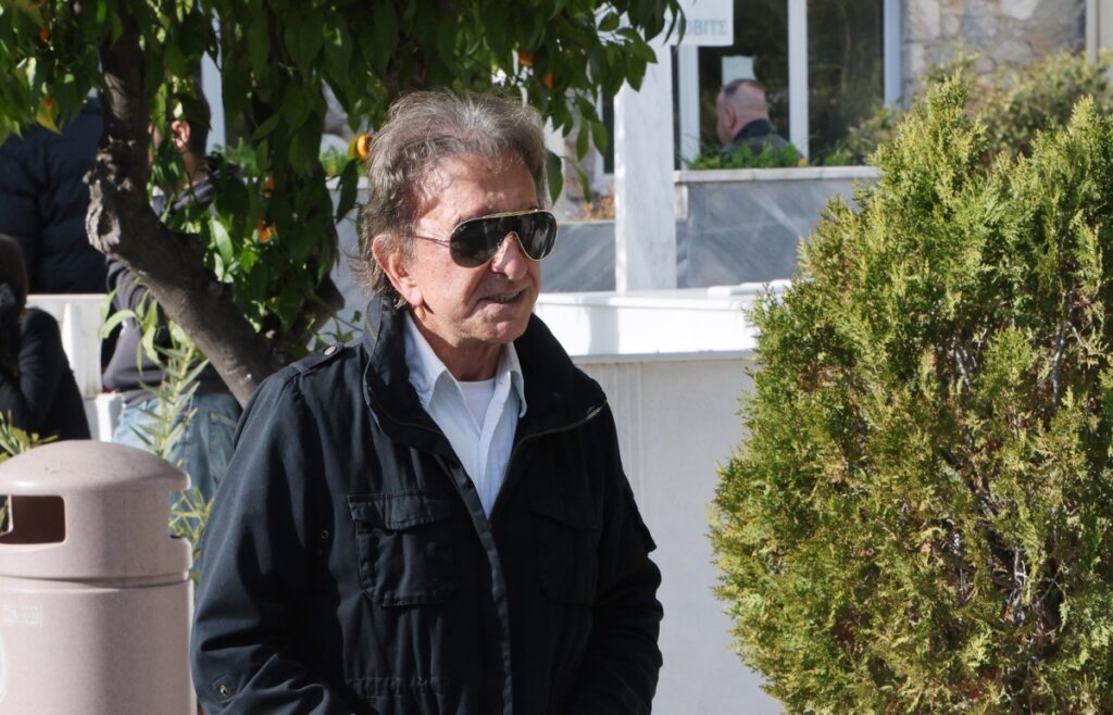 Έξωση στον Αργύρη Παπαργυρόπουλο από τη βίλα στη Γλυφάδα