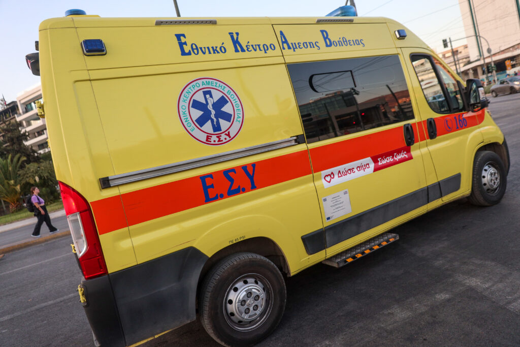 Ηλικιωμένος πήρε σβάρνα 9 αυτοκίνητα σε πάρκινγκ στη Θεσσαλονίκη