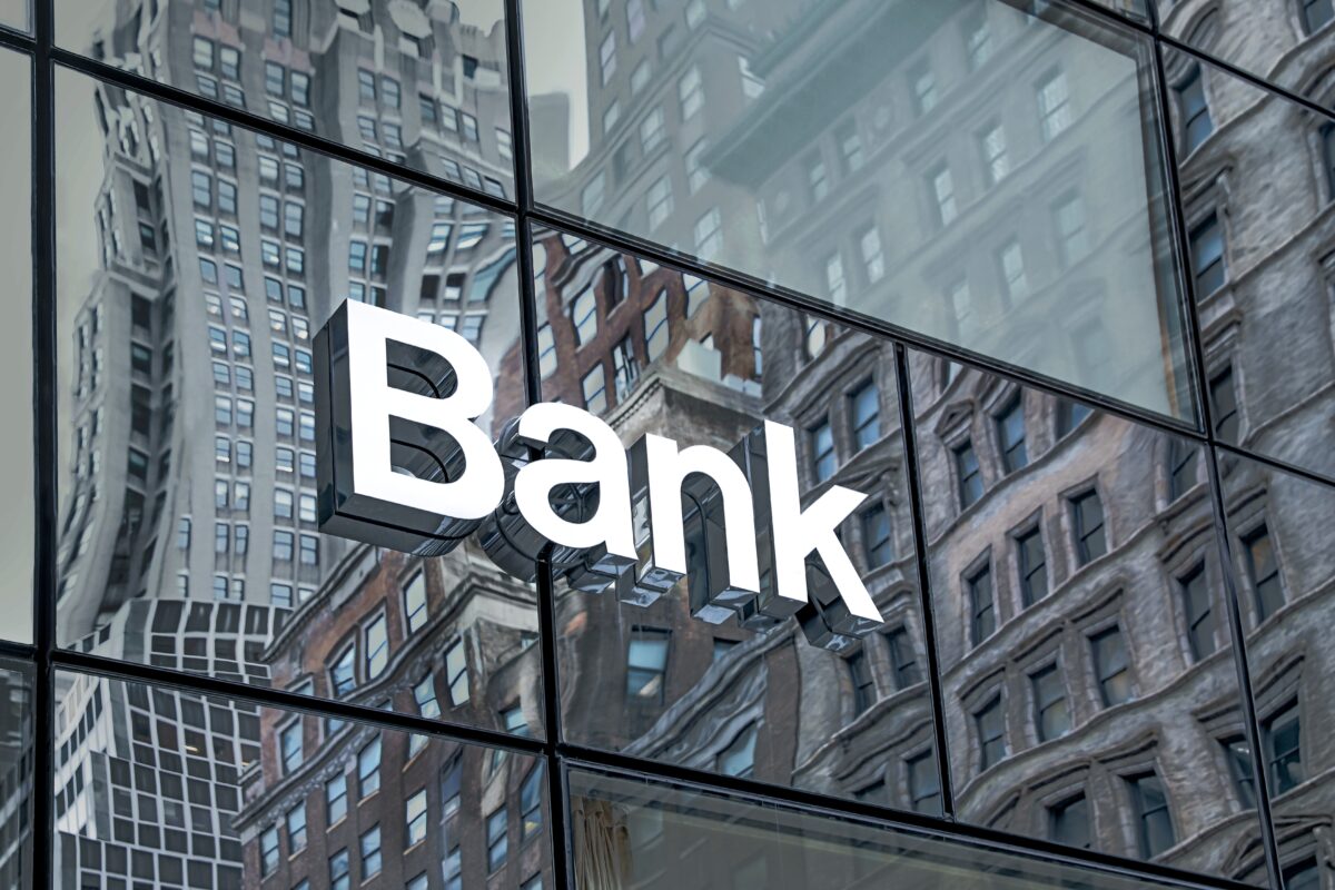 Στο τραπέζι η έκτακτη φορολογία στα υπερκέρδη των τραπεζών