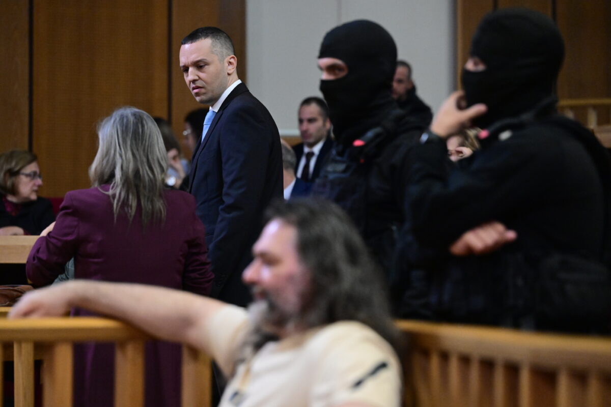 Στο Εφετείο η δίκη της Χρυσής Αυγής: Σε τελικό στάδιο οι απολογίες των «κορυφαίων» – Τι είπαν Παππάς και Κασιδιάρης