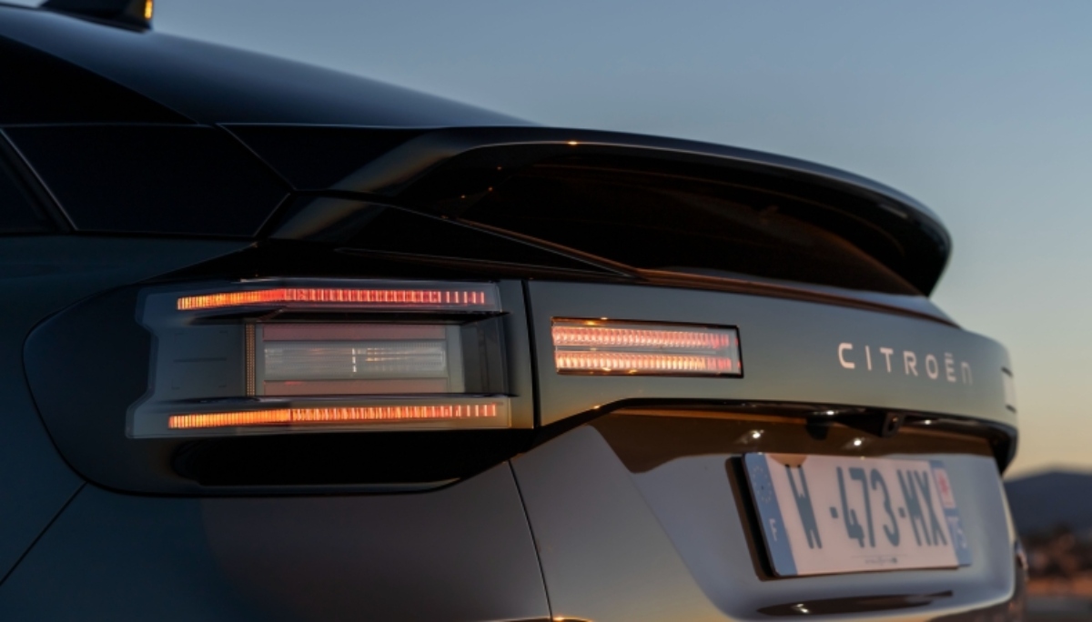 Citroen C4 Hybrid - &Gamma;&alpha;&lambda;&lambda;&iota;&kappa;ή ά&nu;&epsilon;&sigma;&eta; &kappa;&alpha;&iota; &omicron;&iota;&kappa;&omicron;&nu;&omicron;&mu;ί&alpha; &sigma;&epsilon; &tau;&iota;&mu;έ&sigmaf; &pi;&omicron;&upsilon; &epsilon;&kappa;&pi;&lambda;ή&sigma;&sigma;&omicron;&upsilon;&nu; &epsilon;&upsilon;&chi;ά&rho;&iota;&sigma;&tau;&alpha;