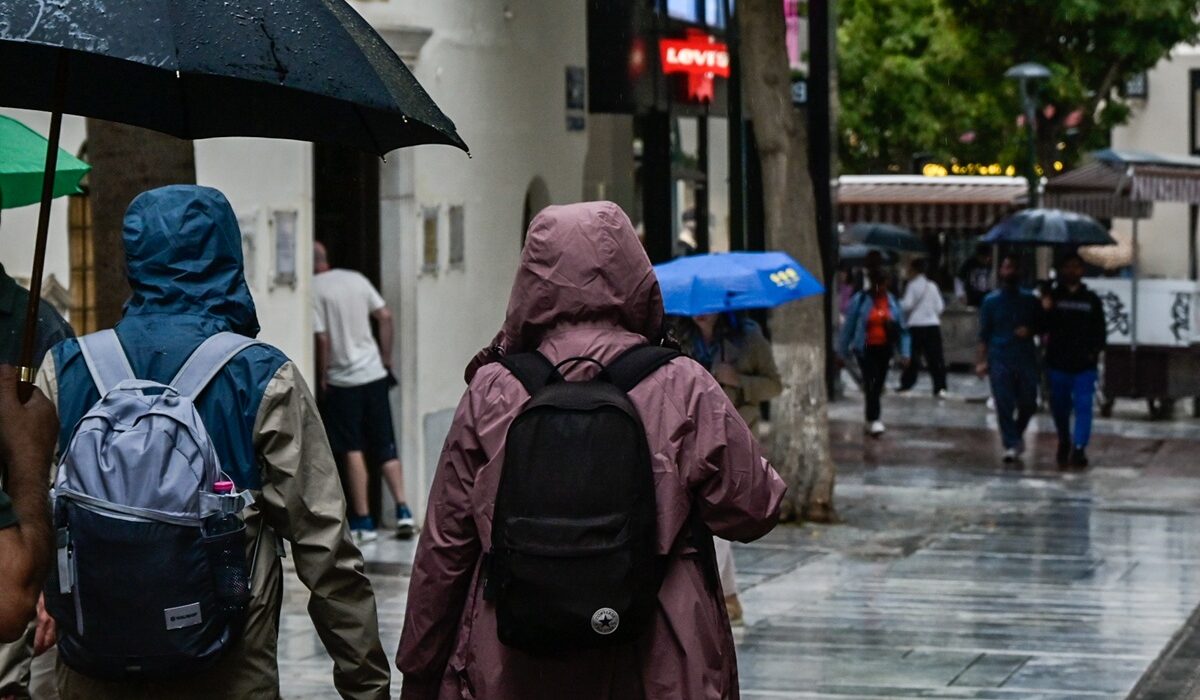 Καιρός: Νέα επιδείνωση με καταιγίδες από Κυριακή – Τι προβλέπει ο Κλέαρχος Μαρουσάκης