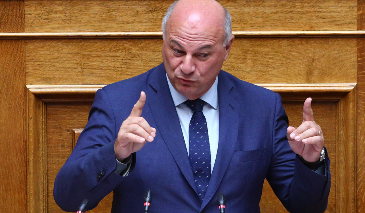 Κώστας Τσιάρας