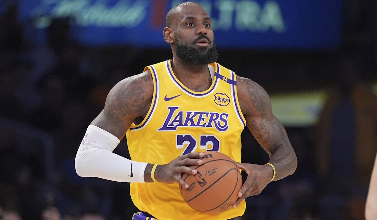 LeBron James ΛεΜπρον Τζέιμς