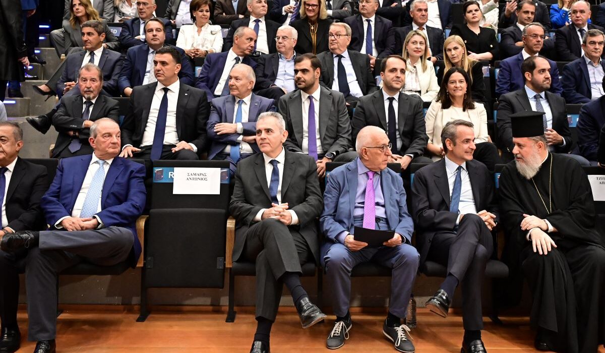 Μητσοτακης, Καραμανλής