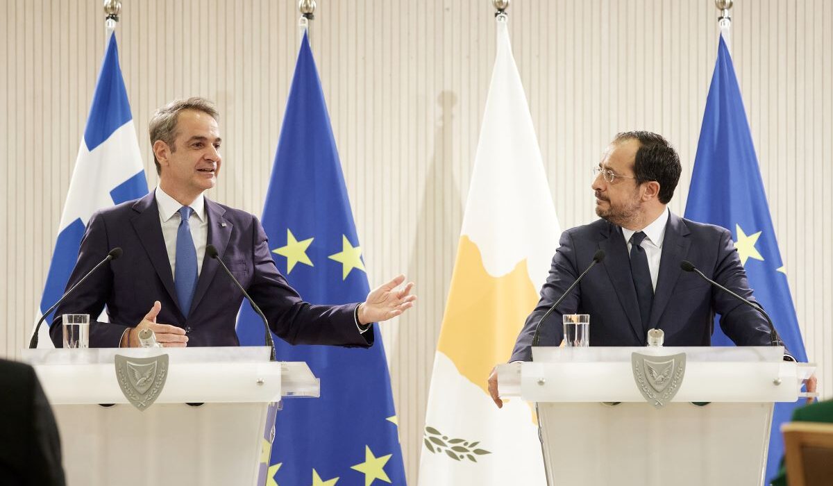 Μητσοτάκης, Χριστοδουλίδης