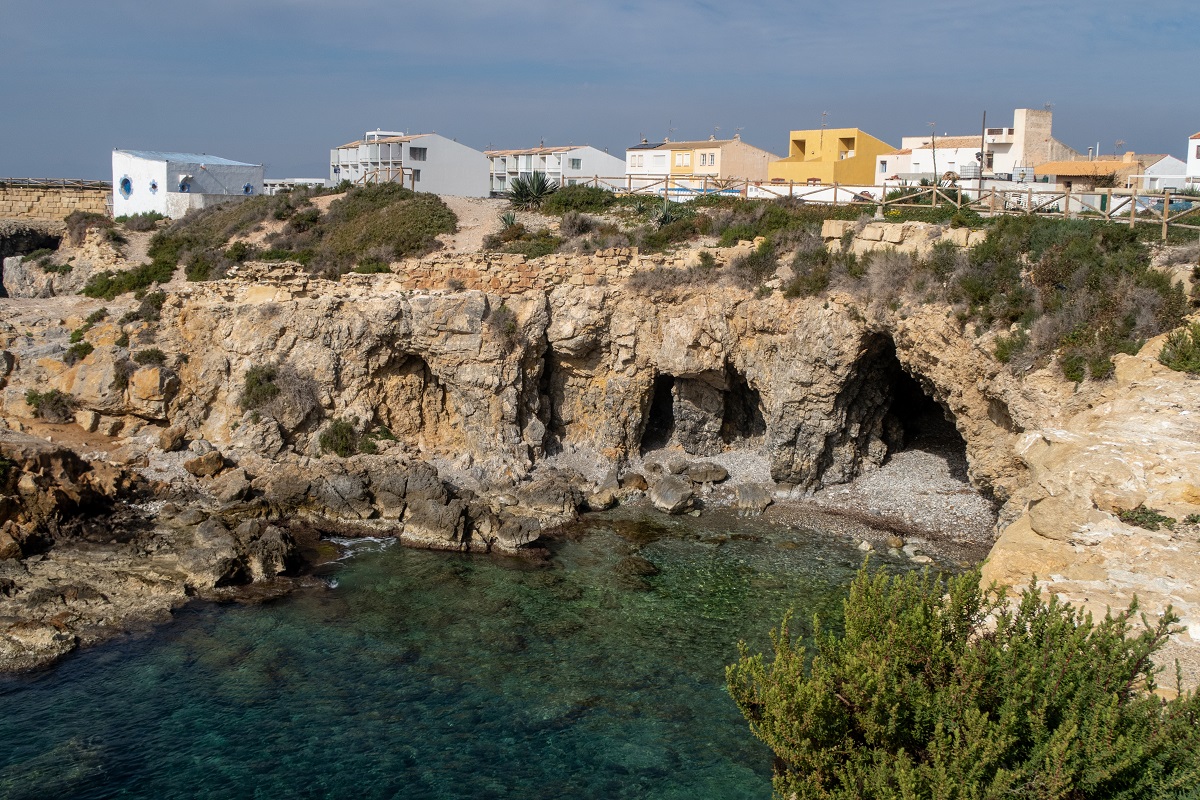 Νησί Ταμπάρκα, Ισπανία