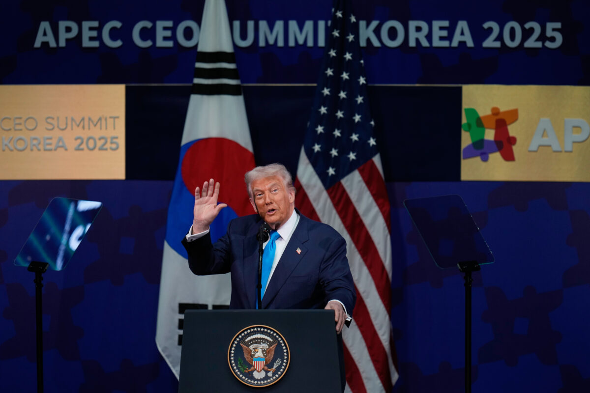 Τραμπ: «Δεν κινδυνεύει η εκεχειρία στη Γάζα» – Σκληρή προειδοποίηση για «αφανισμό» της Χαμάς