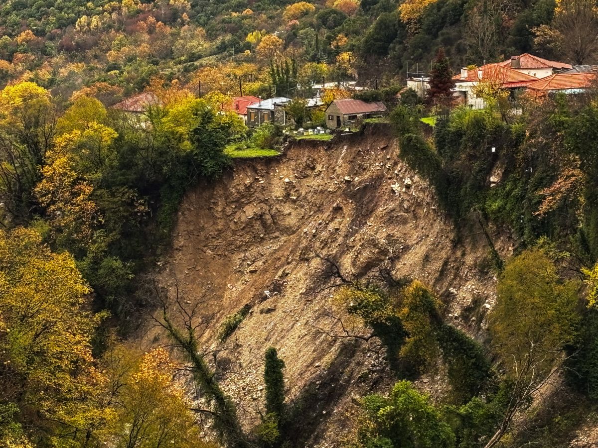 Κακοκαιρία Adel: Επτά περιοχές στο «κόκκινο» τις επόμενες ώρες – Πότε θα χτυπήσει την Αττική (Δείτε LIVE)