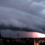 Κακοκαιρία στην Αττική: Βίντεο με το εντυπωσιακό «shelf cloud» που σκέπασε τα νότια προάστια