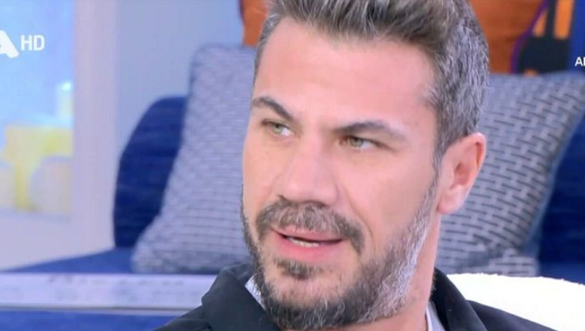 Άκης Πετρετζίκης: Δύσκολο κομμάτι η κόρη για έναν πατέρα, η αχίλλειος πτέρνα του