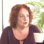 Ελένη Κοκκίδου: Η μητέρα μου ήταν παγωμένη μπροστά στον πατέρα μου, αυτό με στιγμάτισε