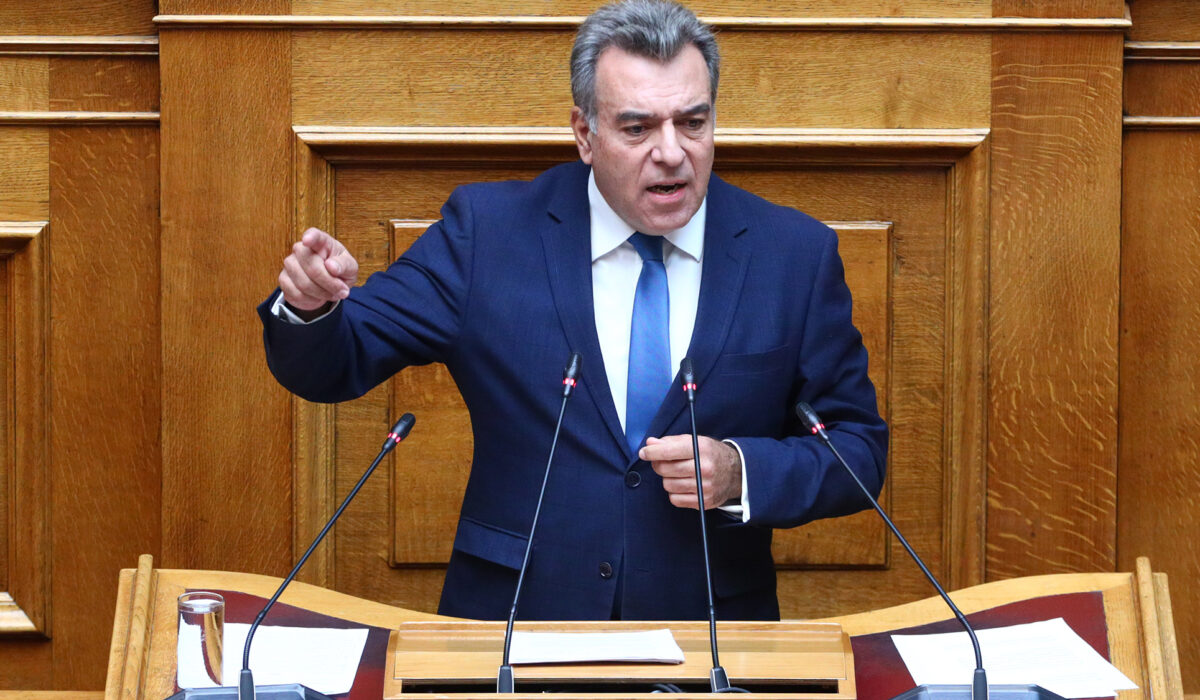 Μάνος Κόνσολας