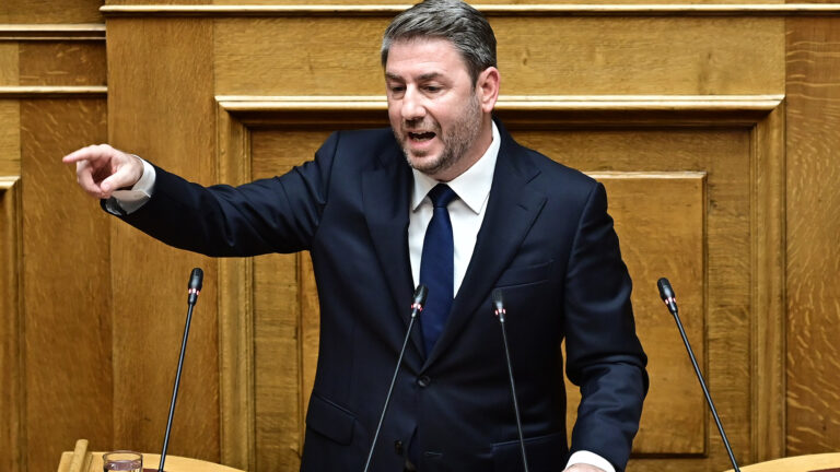 &Nu;ί&kappa;&omicron;&sigmaf; &Alpha;&nu;&delta;&rho;&omicron;&upsilon;&lambda;ά&kappa;&eta;&sigmaf;
