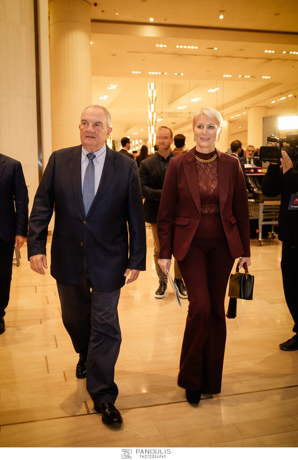 Εκδήλωση μνήμης για τον Βαρδή Ι. Βαρδινογιάννη στο Μέγαρο Μουσικής: Ποιοι έδωσαν το «παρών» 14 Εκδήλωση μνήμης για τον Βαρδή Ι. Βαρδινογιάννη στο Μέγαρο Μουσικής: Ποιοι έδωσαν το «παρών»