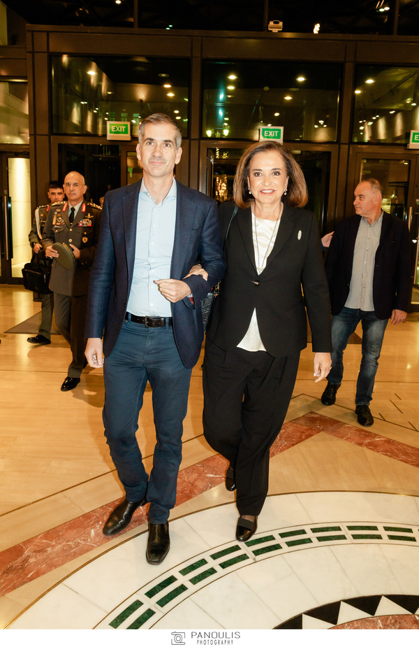 Εκδήλωση μνήμης για τον Βαρδή Ι. Βαρδινογιάννη στο Μέγαρο Μουσικής: Ποιοι έδωσαν το «παρών» 19 Εκδήλωση μνήμης για τον Βαρδή Ι. Βαρδινογιάννη στο Μέγαρο Μουσικής: Ποιοι έδωσαν το «παρών»