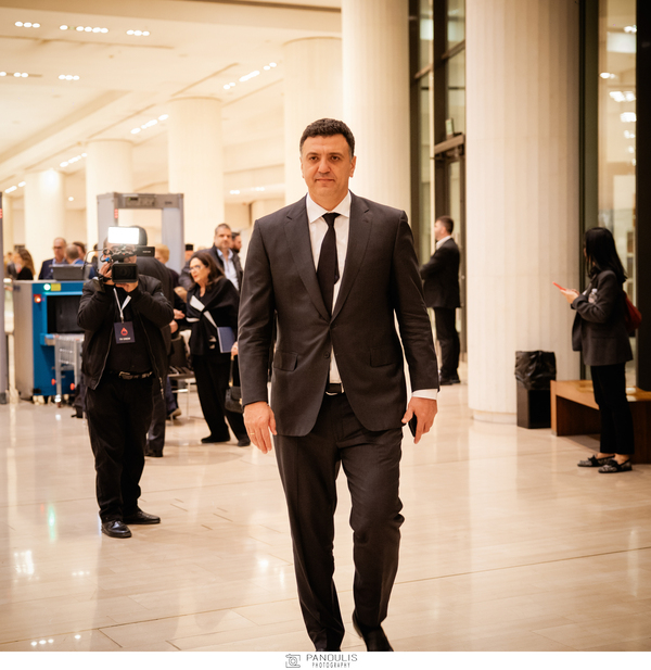 Εκδήλωση μνήμης για τον Βαρδή Ι. Βαρδινογιάννη στο Μέγαρο Μουσικής: Ποιοι έδωσαν το «παρών» 9 Εκδήλωση μνήμης για τον Βαρδή Ι. Βαρδινογιάννη στο Μέγαρο Μουσικής: Ποιοι έδωσαν το «παρών»