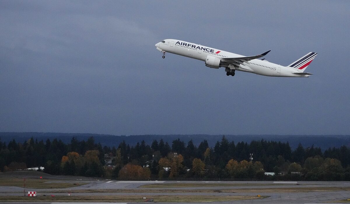 Τρόμος σε πτήση της Air France μετά από βλάβη κινητήρα – Έχασε 5.000 πόδια σε λίγα λεπτά