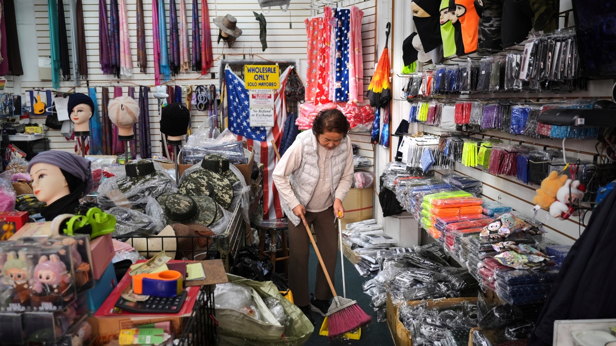 «Ατσαλάκωτη» η Κίνα από τους δασμούς Τραμπ – Έσπασε ρεκόρ στο εμπορικό πλεόνασμα