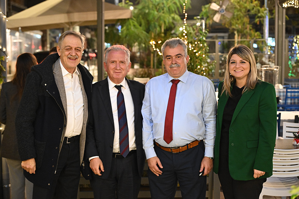 Τραπέζι ΠΑΣΟΚ