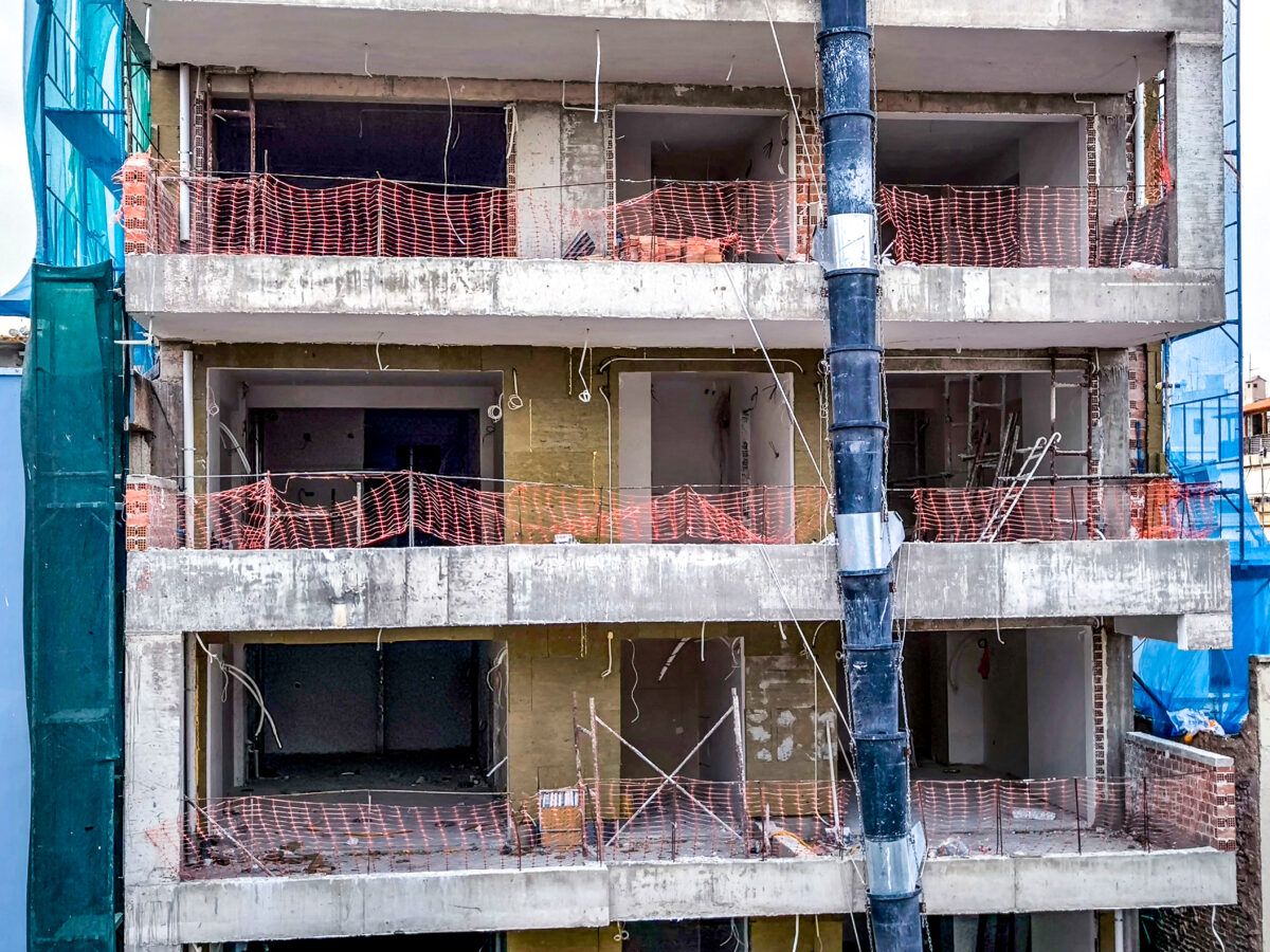 Πάτρα: Οικοδόμος έπεσε από κτήριο – Πολύ σοβαρή η κατάστασή του