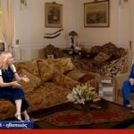 Η Σμαράγδα Καρύδη με τα γραφικά του Ευαγγελάτου βρέθηκε στον καναπέ της Ντάλιας