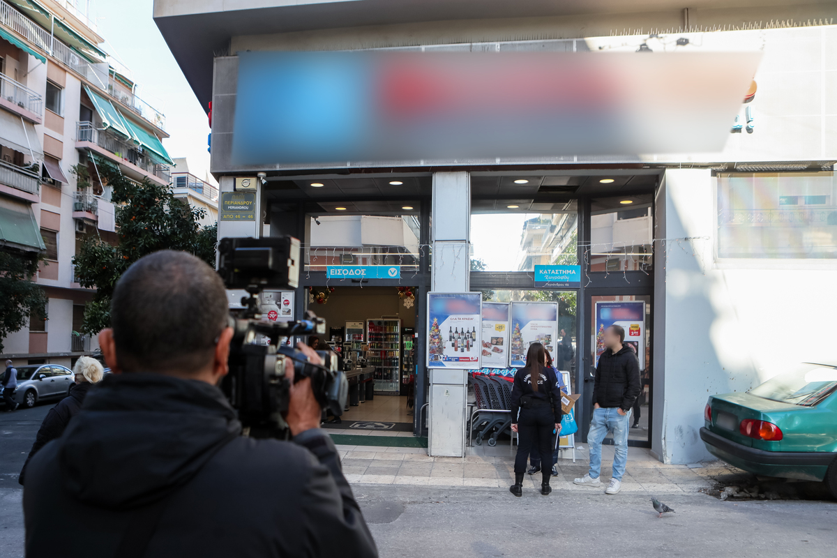 Ζωγράφου: Πώς έγινε το ατύχημα με τον τεχνικό στον ανελκυστήρα σούπερ μάρκετ – Δίνει μάχη για τη ζωή του