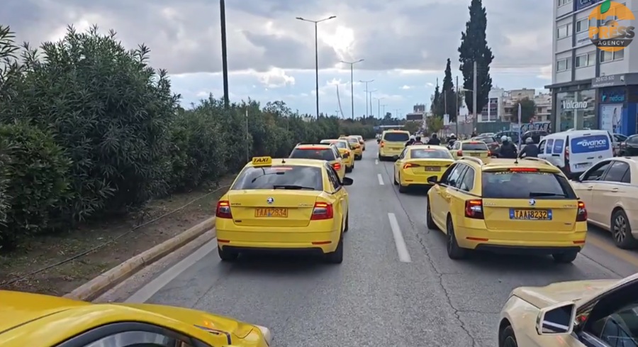 Έκτακτη μοτοπορεία ταξί προς τη Βουλή – Χάος στο κέντρο της Αθήνας
