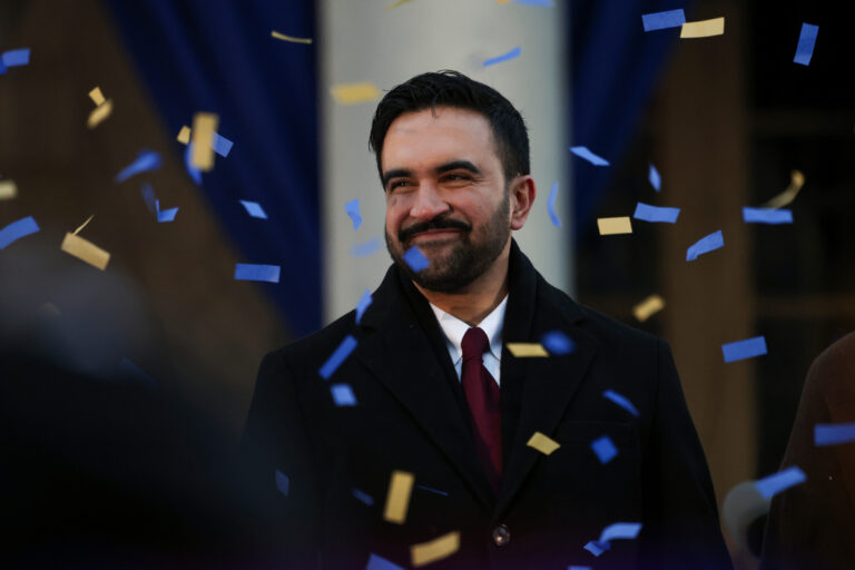 &Zeta;&omicron;&rho;ά&nu; &Mu;&alpha;&mu;&nu;&tau;ά&nu;&iota;