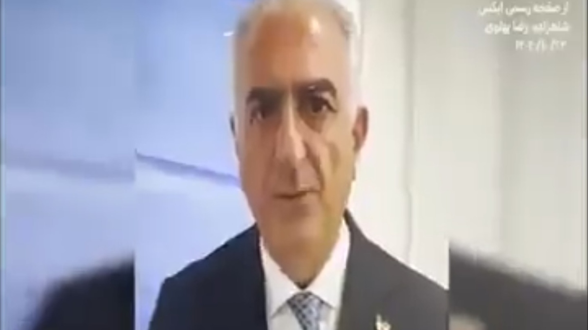 Το μεγάλο χακάρισμα στο Ιράν: Διαδόθηκε μήνυμα του εξόριστου Παχλαβί σε όλα τα κρατικά κανάλια