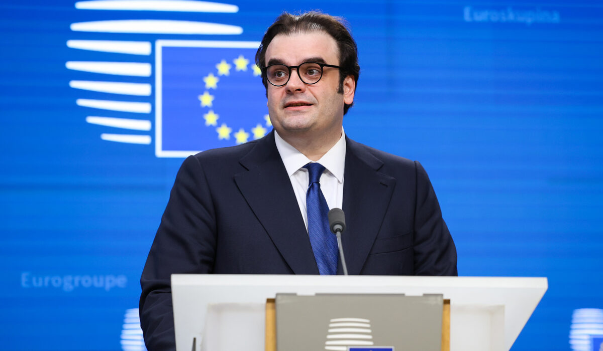 Il Foglio για Πιερρακάκη: «Μια βαθιά ευρωπαϊκή ιστορία» ο νέος πρόεδρος του Eurogroup