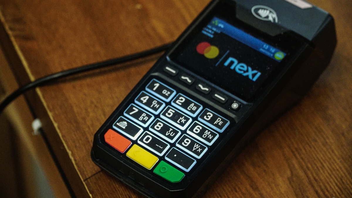 Γιατί «χτύπησε» το 112 και στα POS