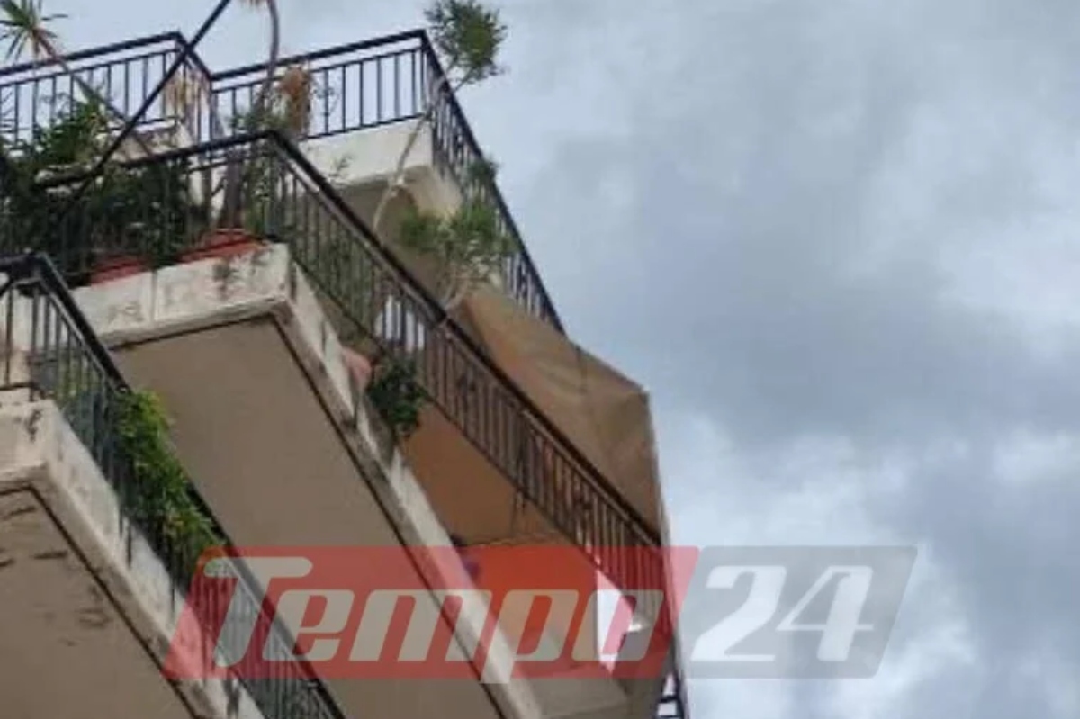 Πάτρα: Ξηλώθηκε μπαλκόνι λόγω κακοκαιρίας
