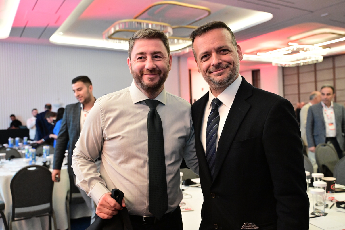 ΠΑΣΟΚ: «Πέρασε» με σφοδρές αντιδράσεις η θέση Ανδρουλάκη για την εκλογή συνέδρων – Γιατί διαφωνεί ο Δούκας