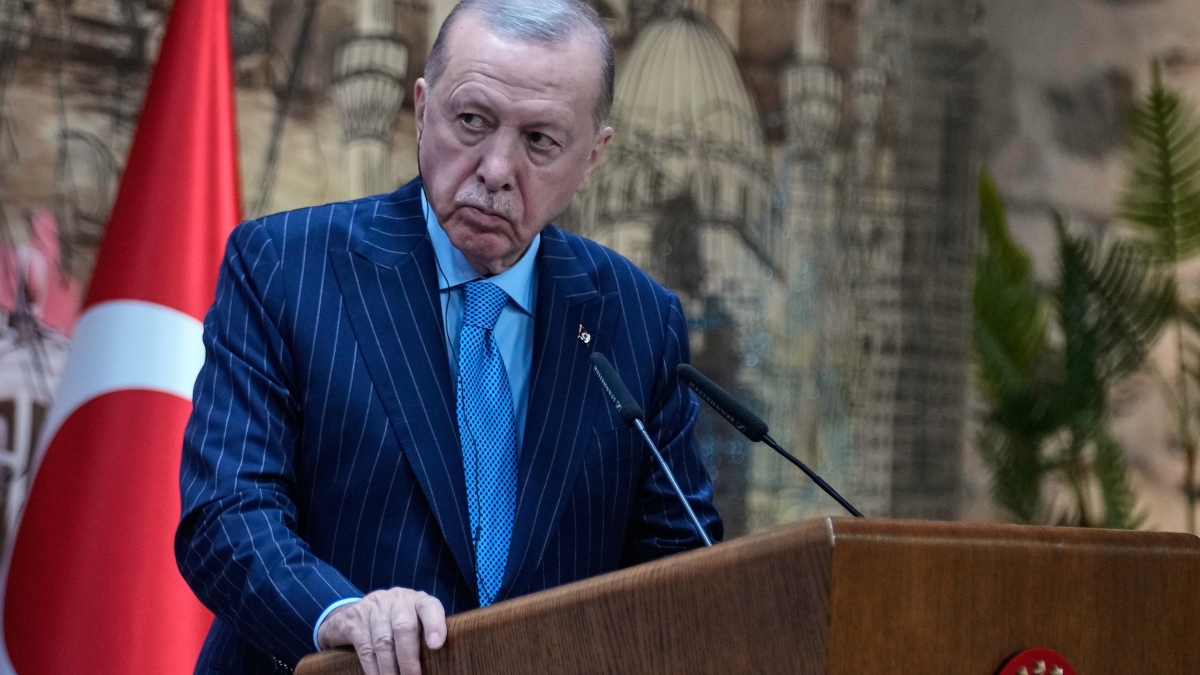 Ξαφνικός ανασχηματισμός από Ερντογάν λίγο πριν την άφιξη Μητσοτάκη στην Άγκυρα