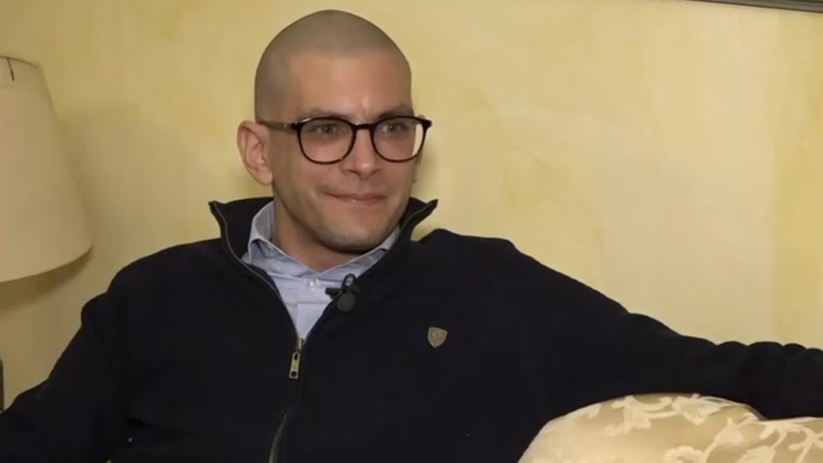 Κωνσταντίνος Σινάνης: Στην Αθήνα για θεραπείες ο δήμαρχος του Άη Στράτη – Πώς βρήκε ότι πάσχει από καρκίνο