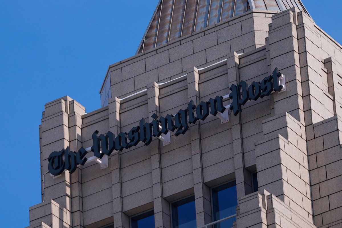 Ο Τζεφ Μπέζος οδηγεί την Washington Post σε παρακμή – Συρρίκνωση και μαζικές απολύσεις δημοσιογράφων