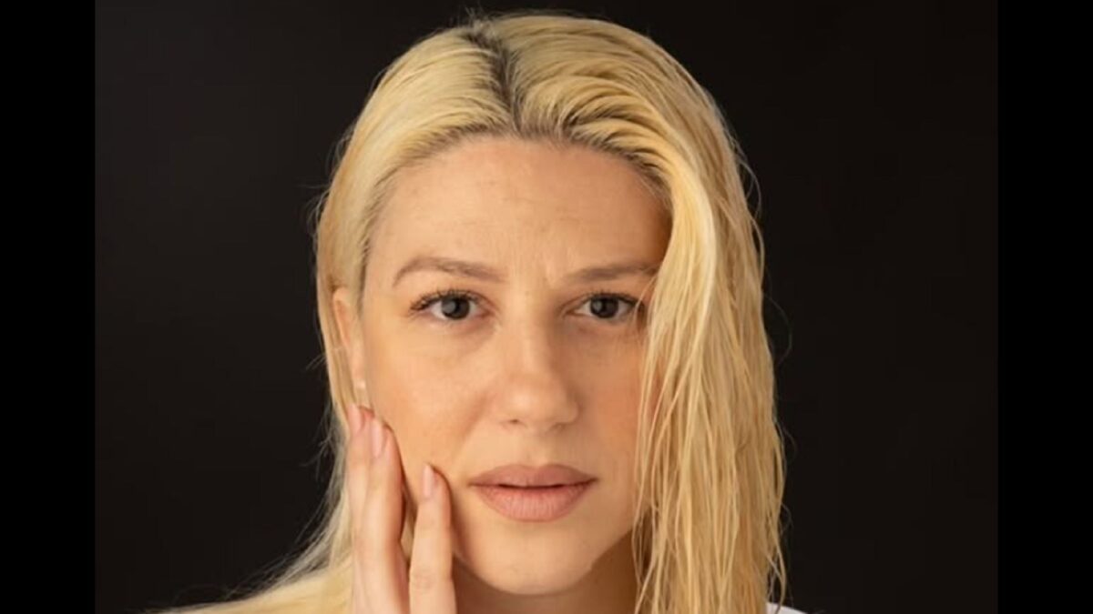 Η Αρετή Πασχάλη δέχτηκε δακρυγόνο στη συγκέντρωση για τα Τέμπη: Ένιωσα το κάψιμο στο πόδι