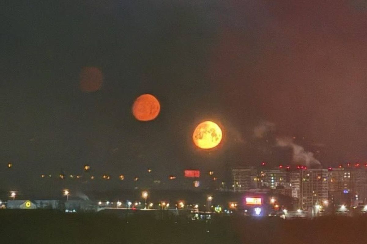 «Τρία φεγγάρια» εμφανίστηκαν στον ουρανό της Μόσχας – Το σπάνιο φαινόμενο
