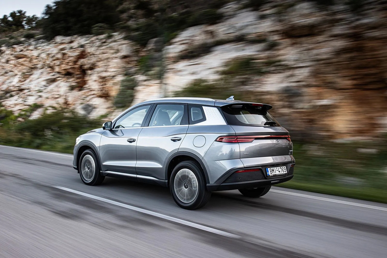 &Omicron;&delta;&eta;&gamma;&omicron;ύ&mu;&epsilon; &sigma;&tau;&eta;&nu; &Epsilon;&lambda;&lambda;ά&delta;&alpha; &tau;&omicron; plug-in &upsilon;&beta;&rho;&iota;&delta;&iota;&kappa;ό SUV BYD Sealion 5 DM-i